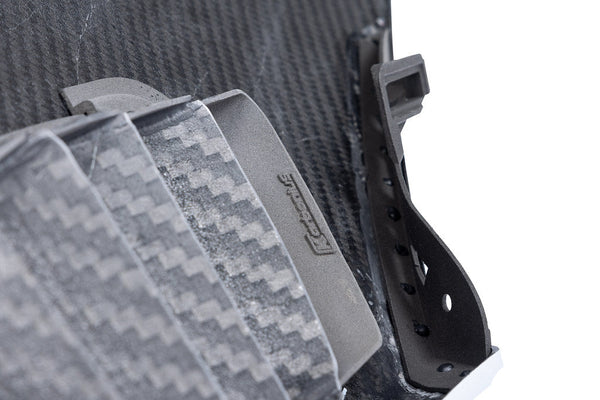 Karbonius E92 M3 Carbon Vented Fender Set