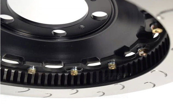 AP_Racing_J-Hook_Disc_Porsche_992_GT3-390x32mm-Rear_SKU_13.01.20026_hat_closeup_image